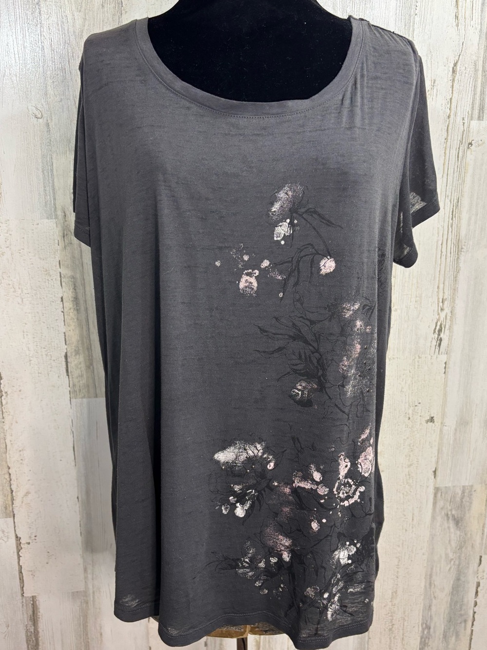 Maurices Dark Gray Floral Short-Sleeve Tee
